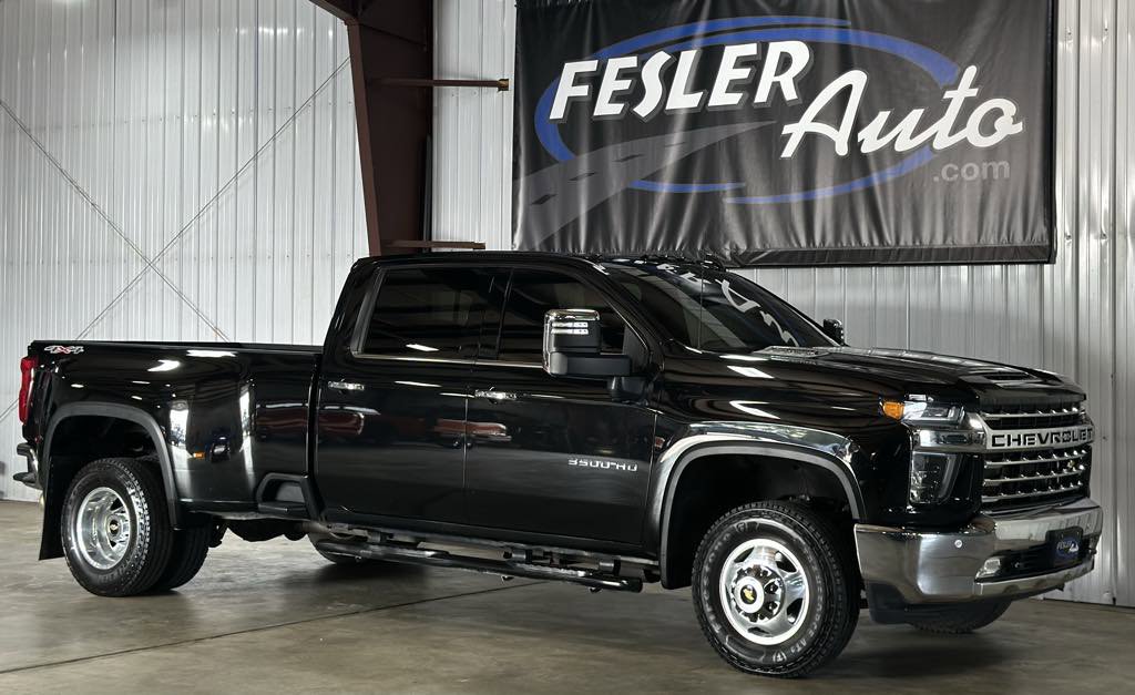 Used 2021 Chevrolet Silverado 3500 LTZ w/ LTZ Plus Package image 11
