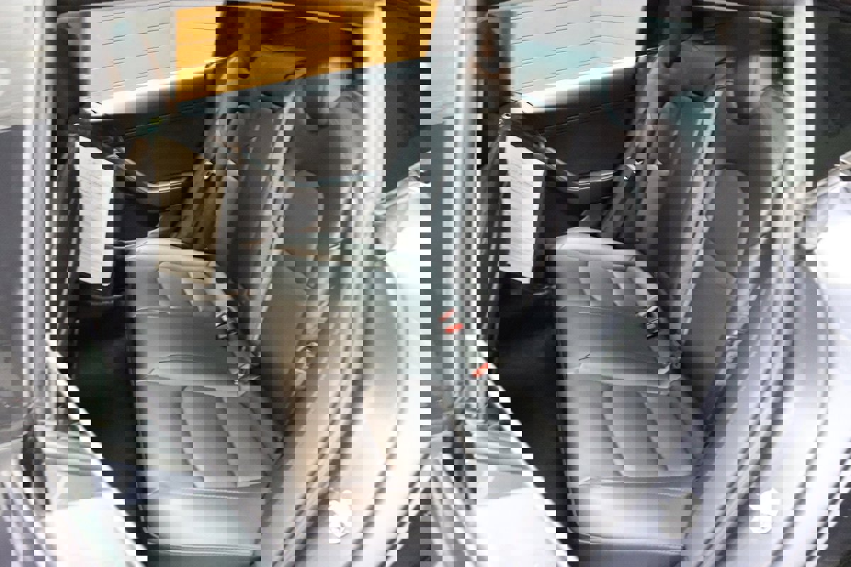 Used 2023 Tesla Model 3 Standard Range image 43