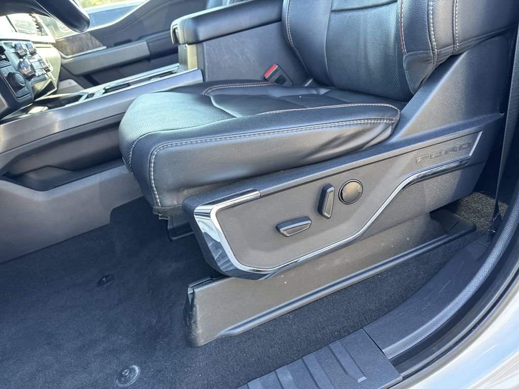 Used 2023 Ford F350 Lariat image 14
