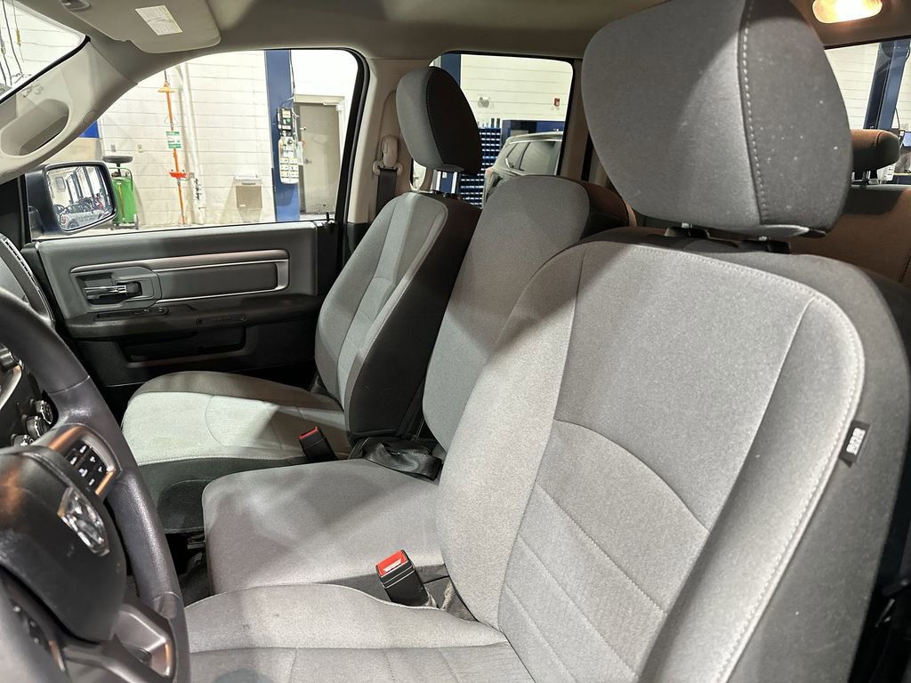 Used 2024 RAM 1500 Classic SLT image 31