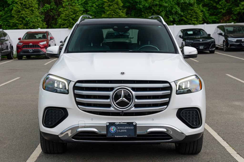 Used 2024 Mercedes-Benz GLS 450 4MATIC image 2