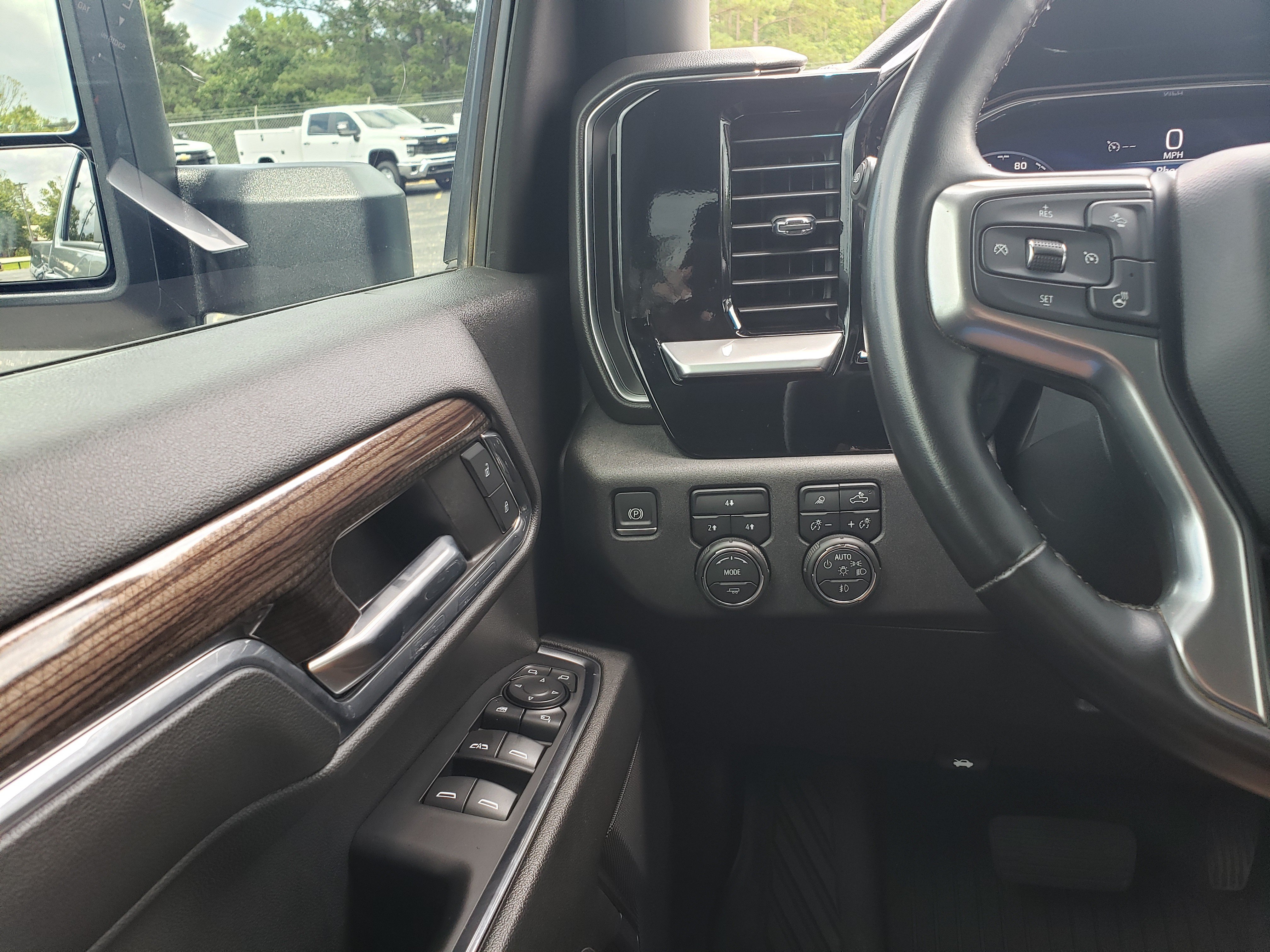 Used 2024 Chevrolet Silverado 2500 LT AWD/4WD image 12