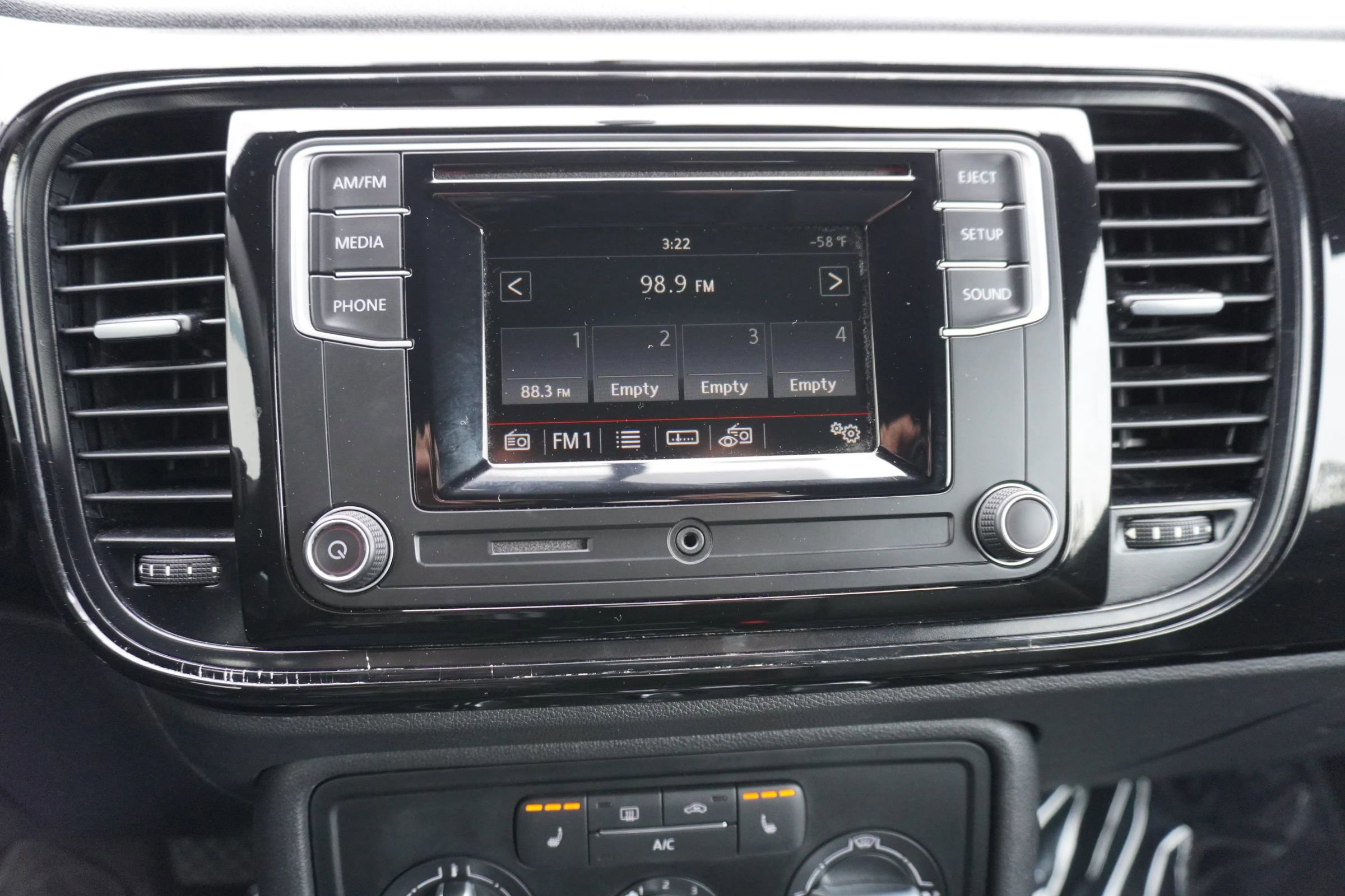 Used 2016 Volkswagen Beetle 1.8T image 12