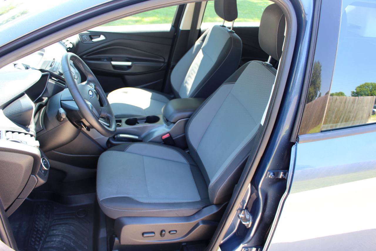 Used 2018 Ford C-MAX SE w/ Cold Weather Package FWD image 14
