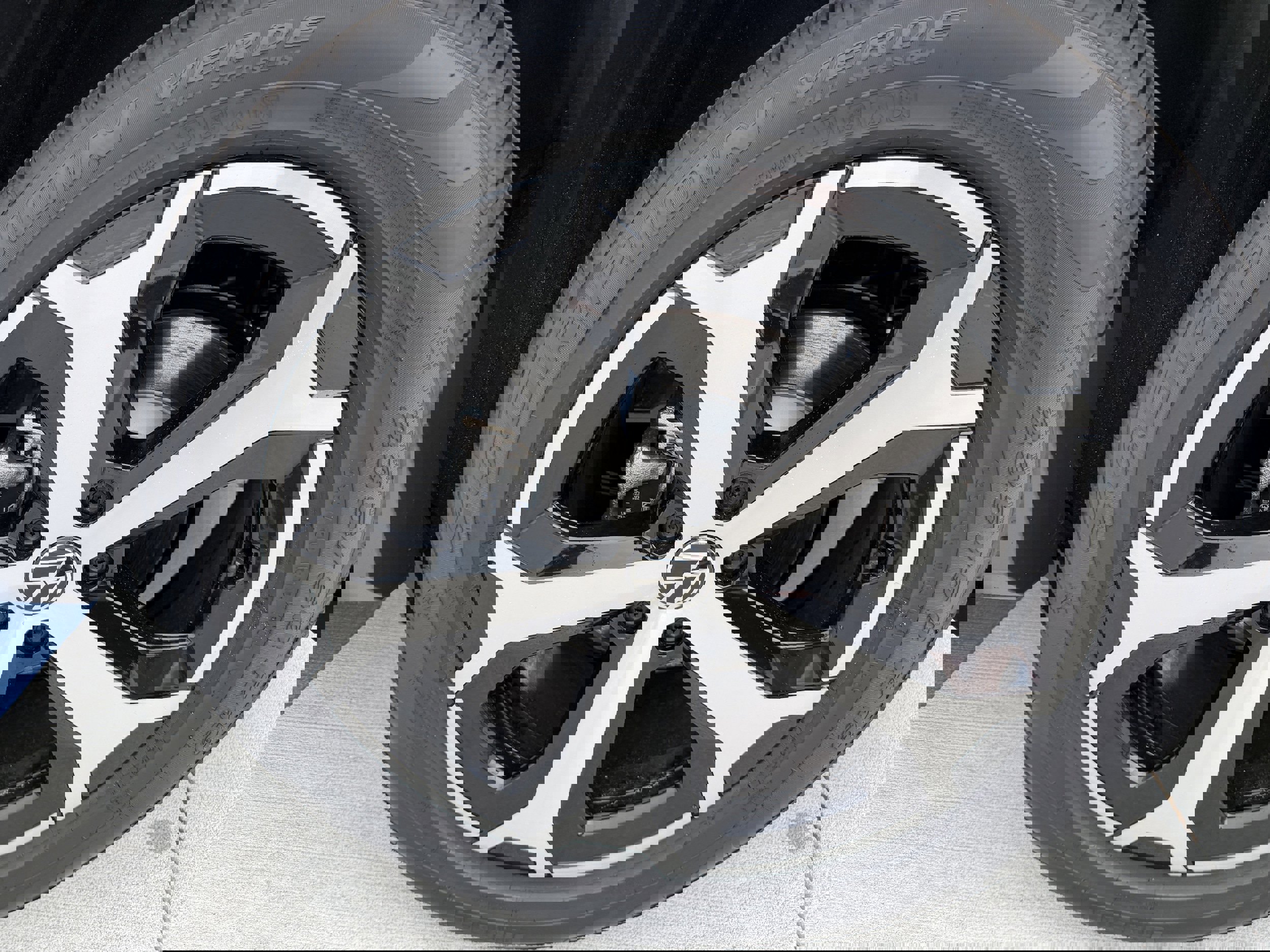 New 2026 Volkswagen Tiguan SE image 33