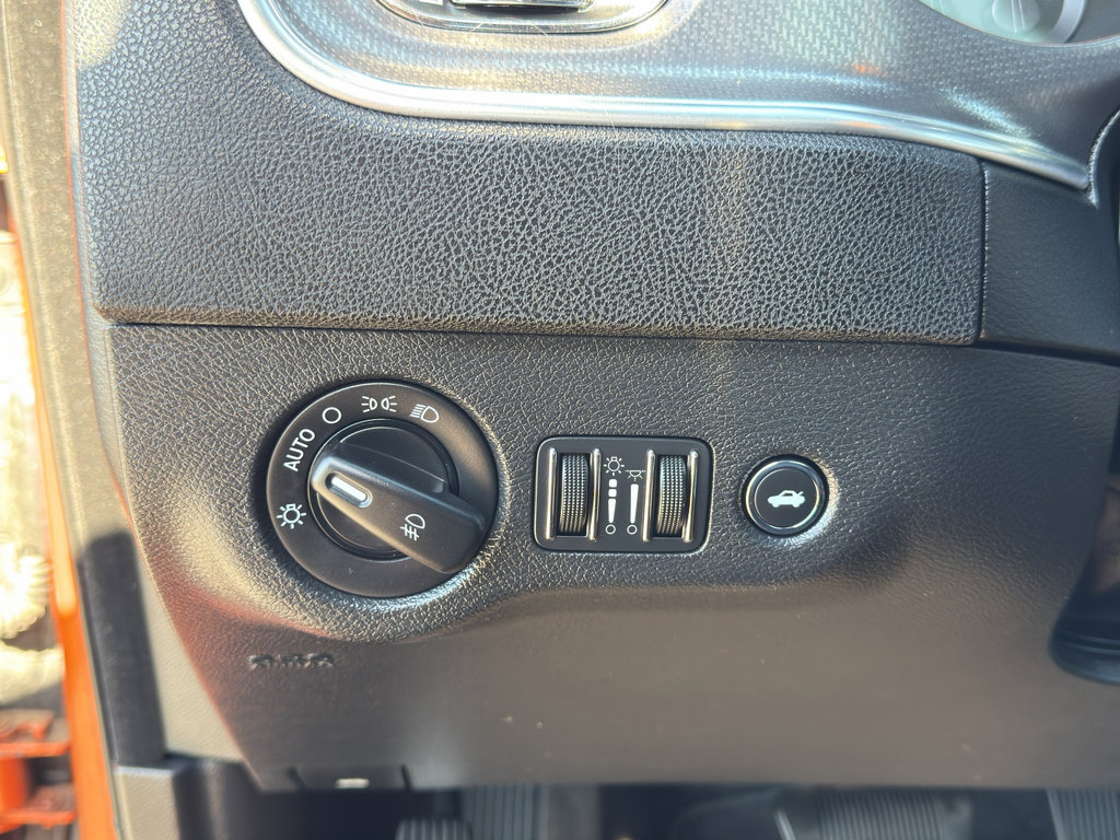 Used 2011 Dodge Charger R/T RWD image 14