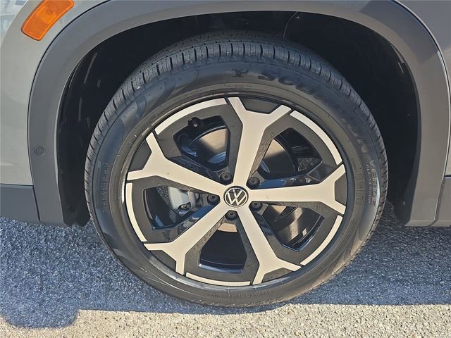 New 2026 Volkswagen Tiguan SE image 7