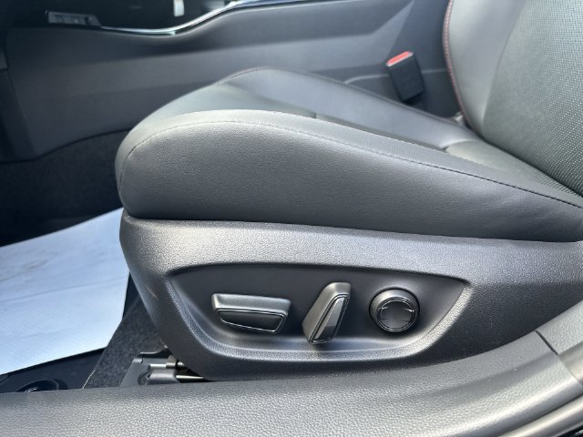 New 2026 Toyota Prius Plug-In Hybrid FWD image 16
