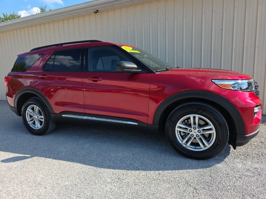 Used 2020 Ford Explorer XLT w/ Equipment Group 202A AWD/4WD image 2
