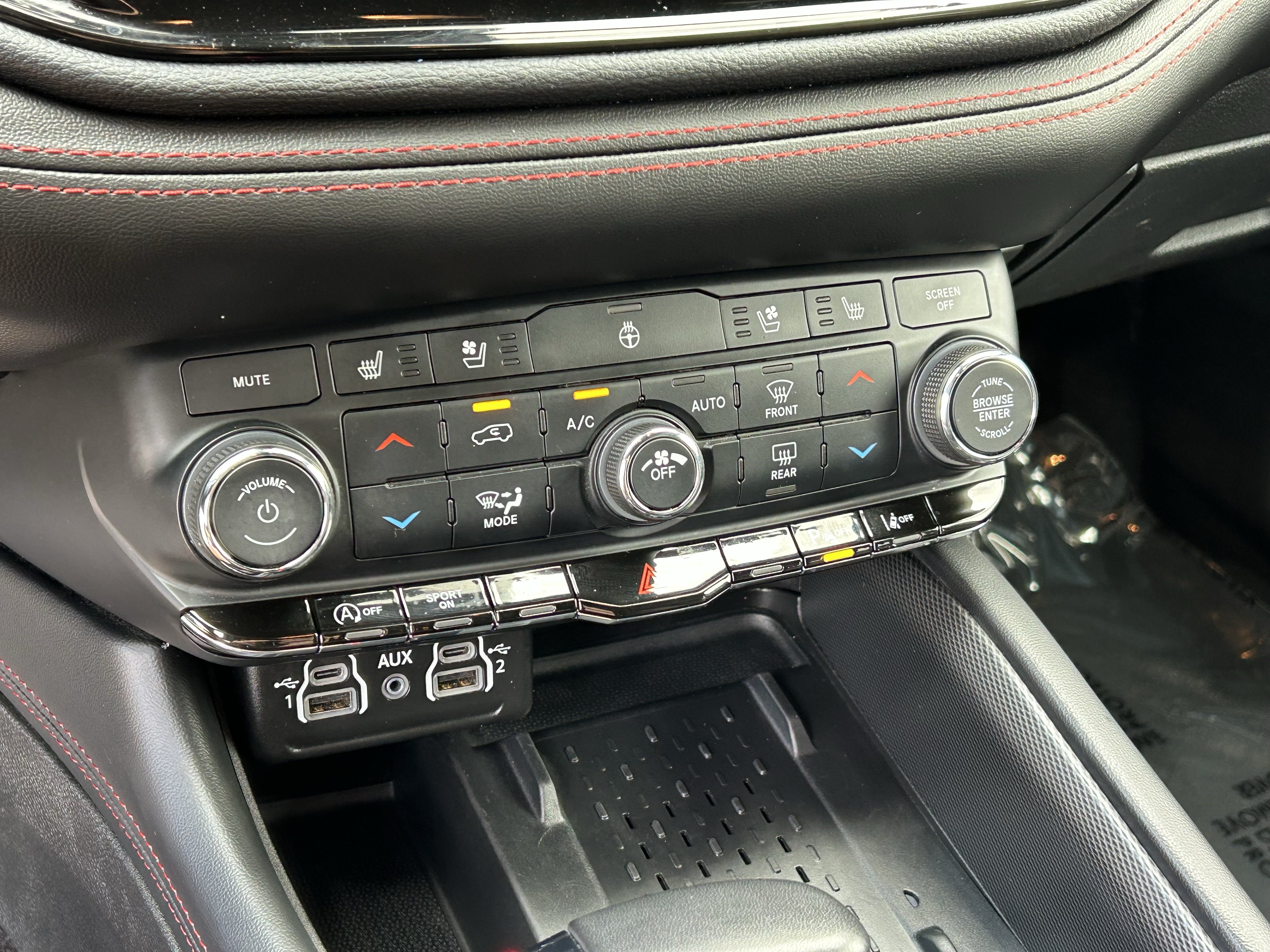 Used 2025 Dodge Durango GT AWD/4WD image 22
