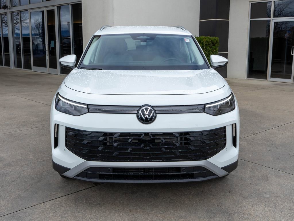 Used 2025 Volkswagen Tiguan S image 2