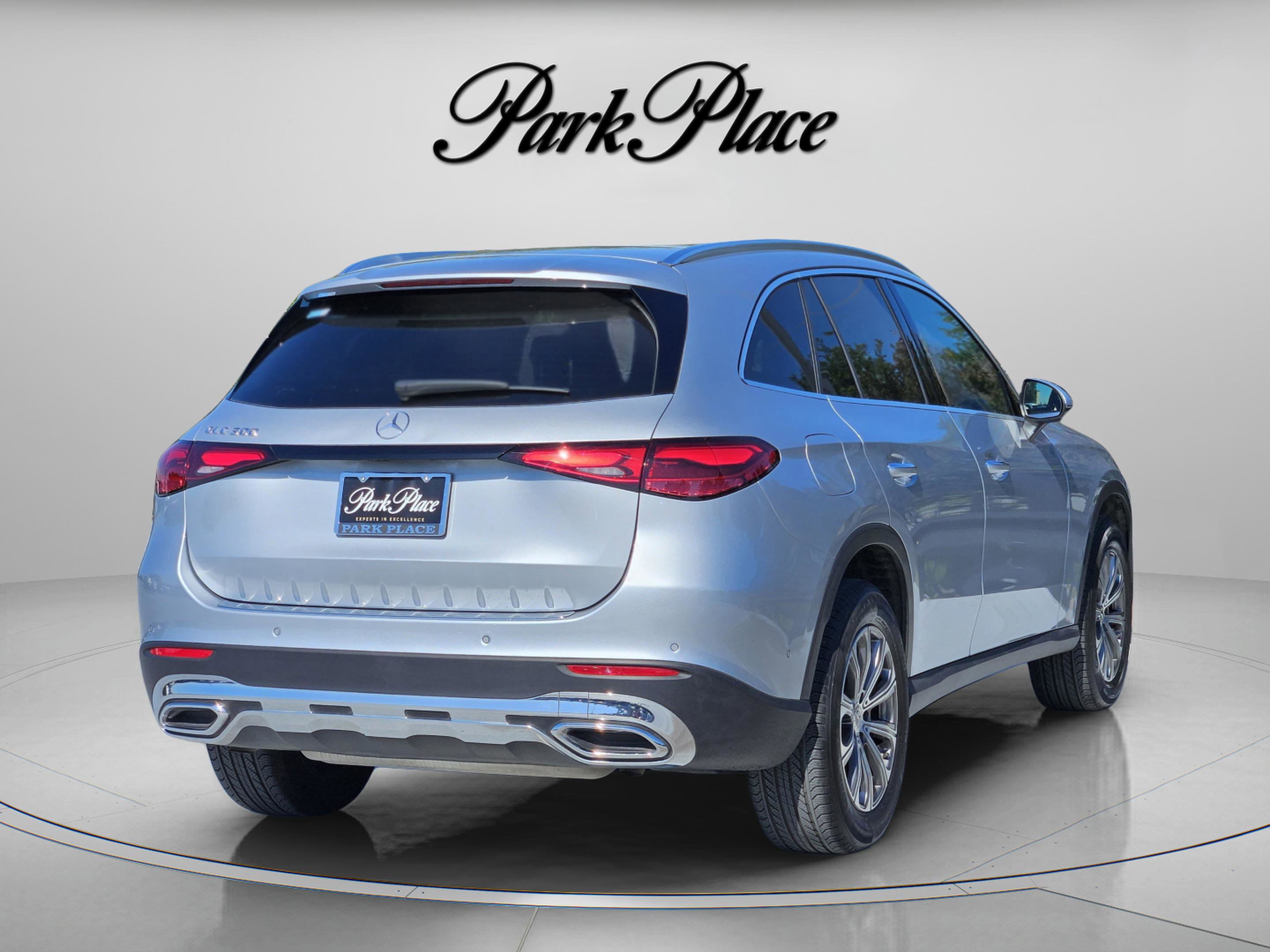 Certified 2025 Mercedes-Benz GLC 300 image 6