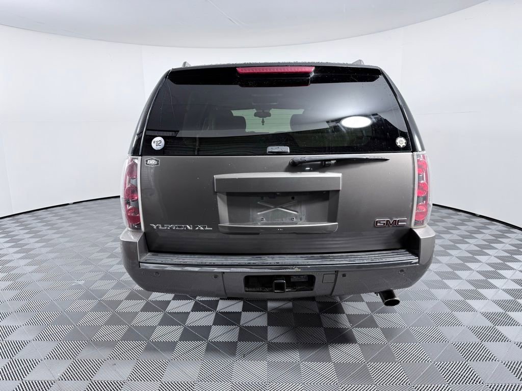 Used 2013 GMC Yukon XL Denali image 4