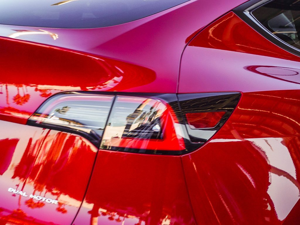 Used 2021 Tesla Model Y Long Range image 7