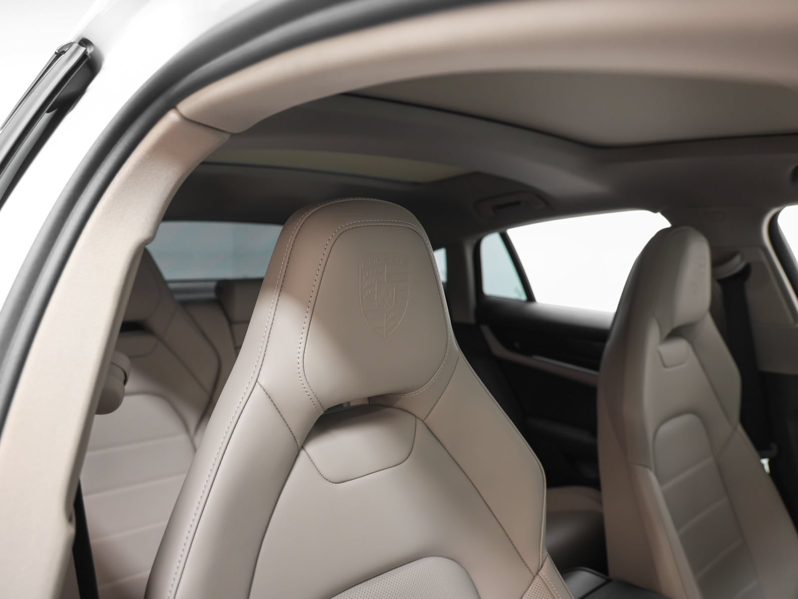 Certified 2025 Porsche Panamera 4 AWD/4WD image 24