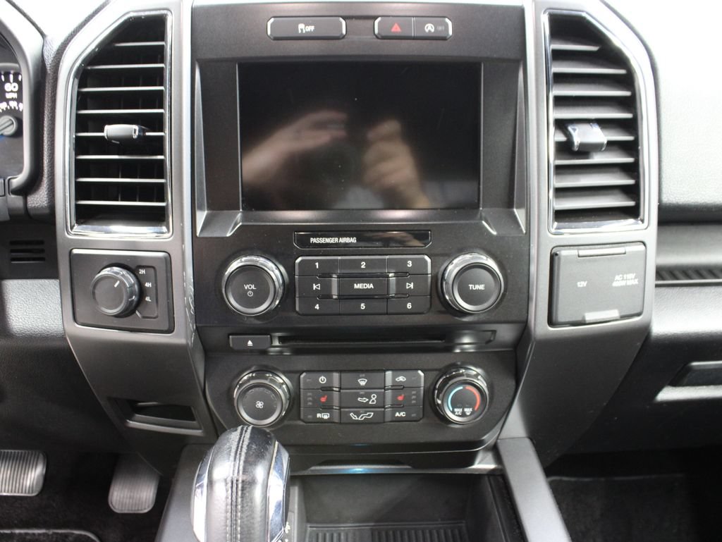 Used 2017 Ford F150 XLT w/ Equipment Group 302A Luxury AWD/4WD image 19