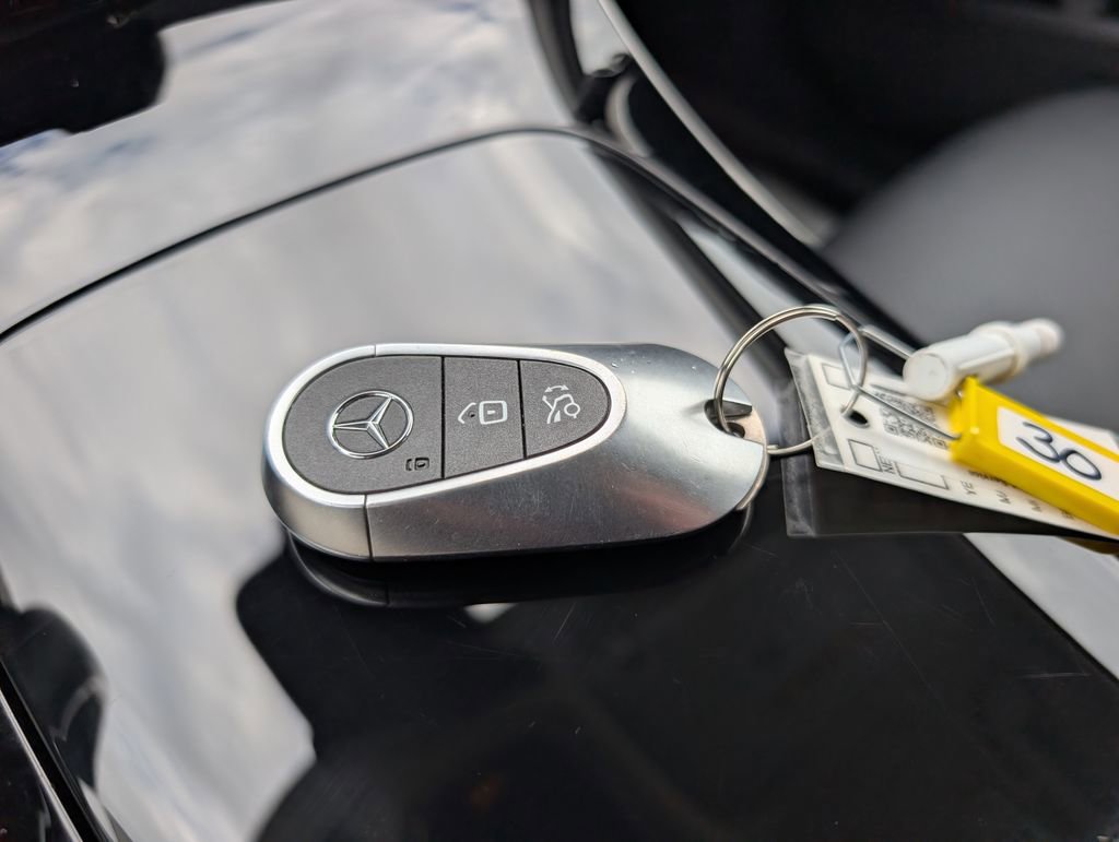 Used 2023 Mercedes-Benz GLC 300 4MATIC image 16