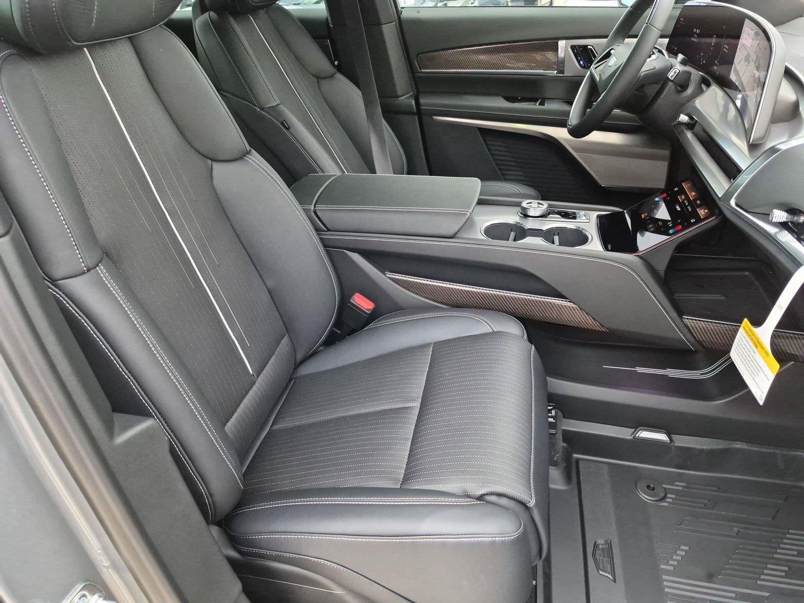 New 2027 Cadillac Vistiq Sport w/ LPO, Floor Liner Package AWD/4WD image 28