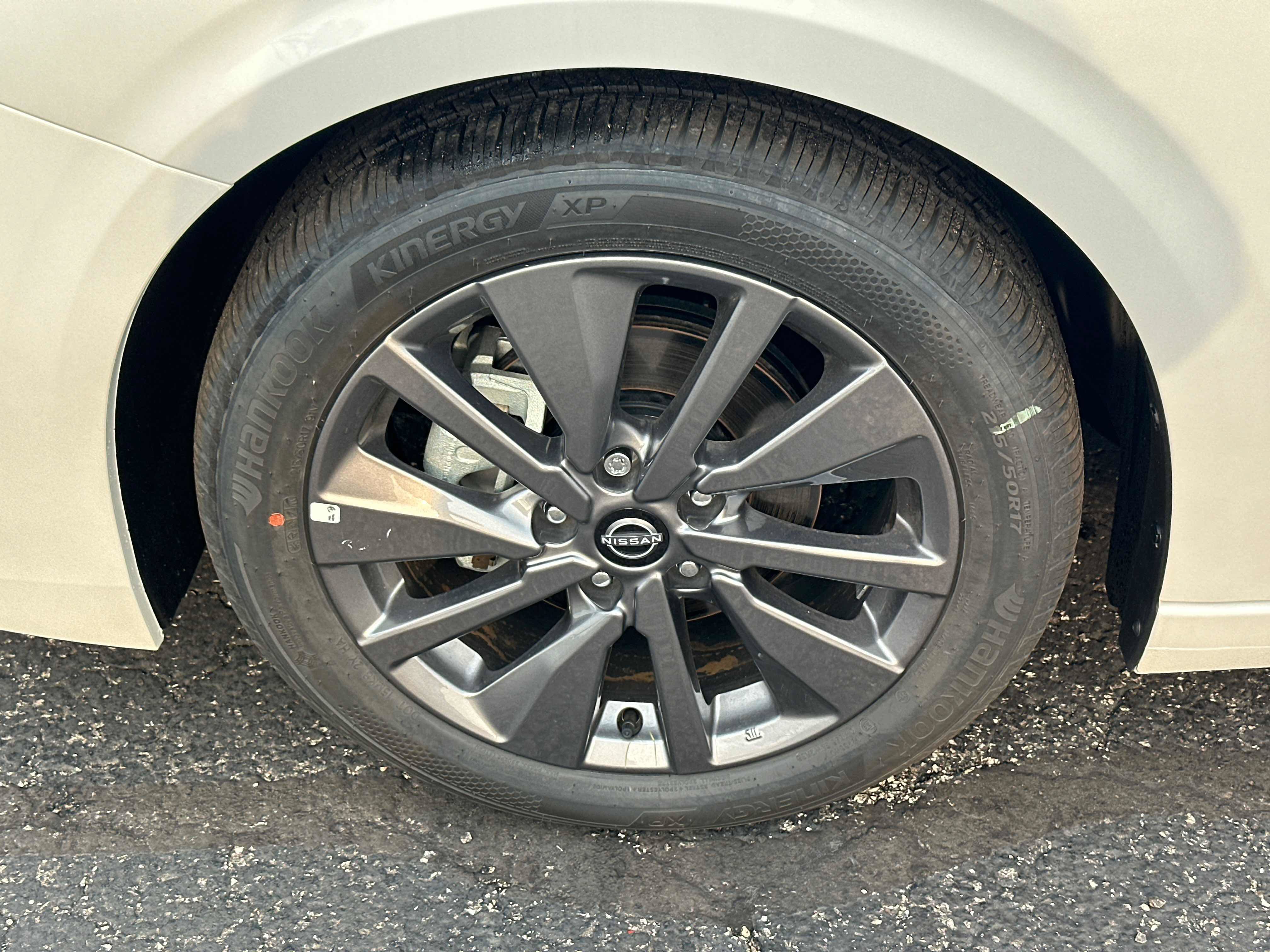 New 2026 Nissan Sentra SL w/ Floor Mat Package FWD image 8