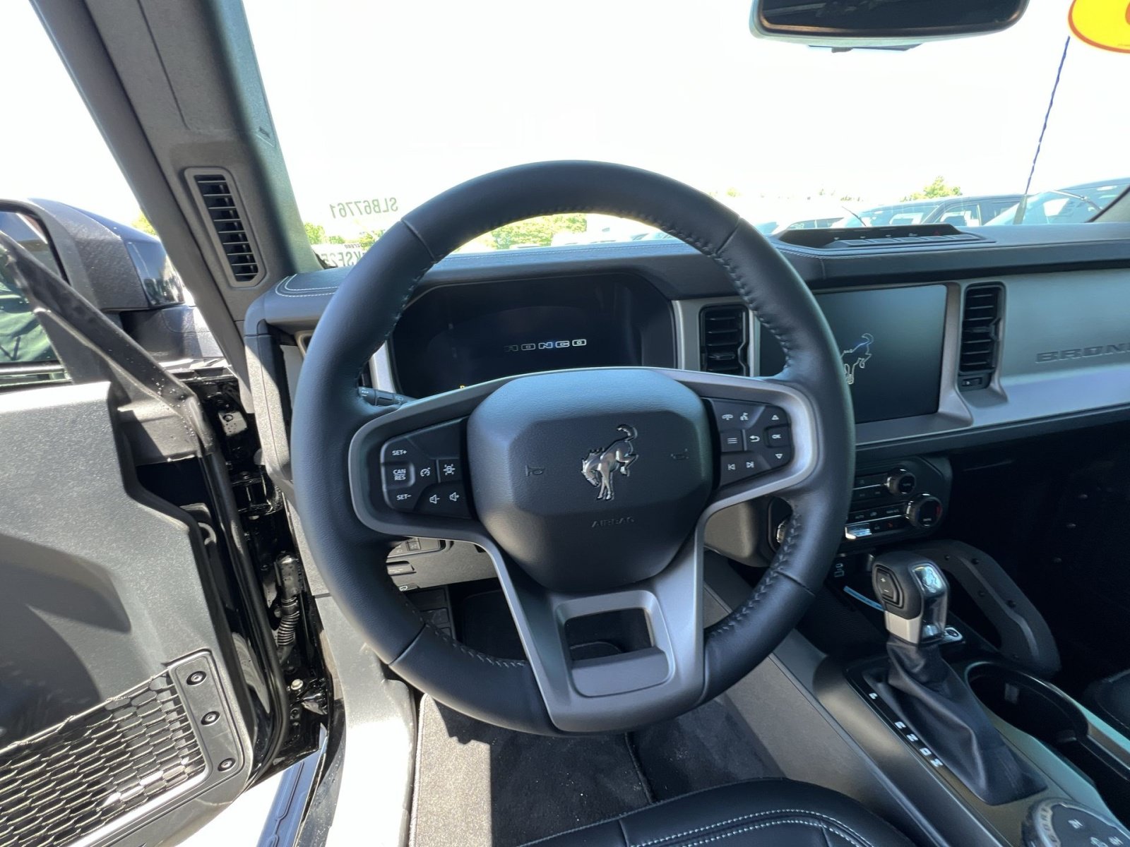 New 2025 Ford Bronco Outer Banks w/ Sasquatch Package AWD/4WD image 24