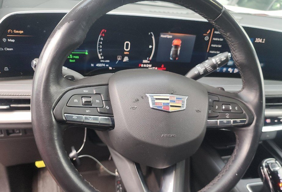 Used 2024 Cadillac XT4 Premium Luxury image 8