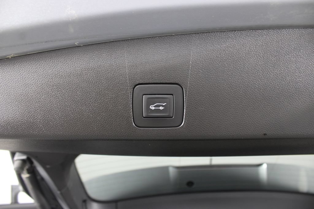 Used 2023 Buick Encore GX Select w/ Sport Touring Package AWD/4WD image 18