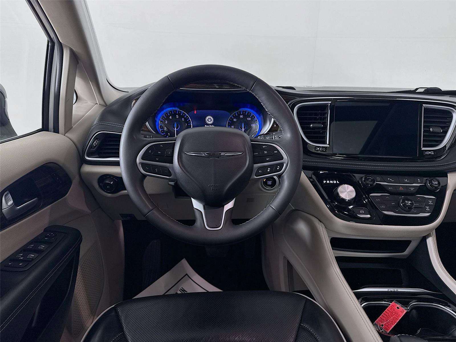 Used 2024 Chrysler Pacifica Limited image 22