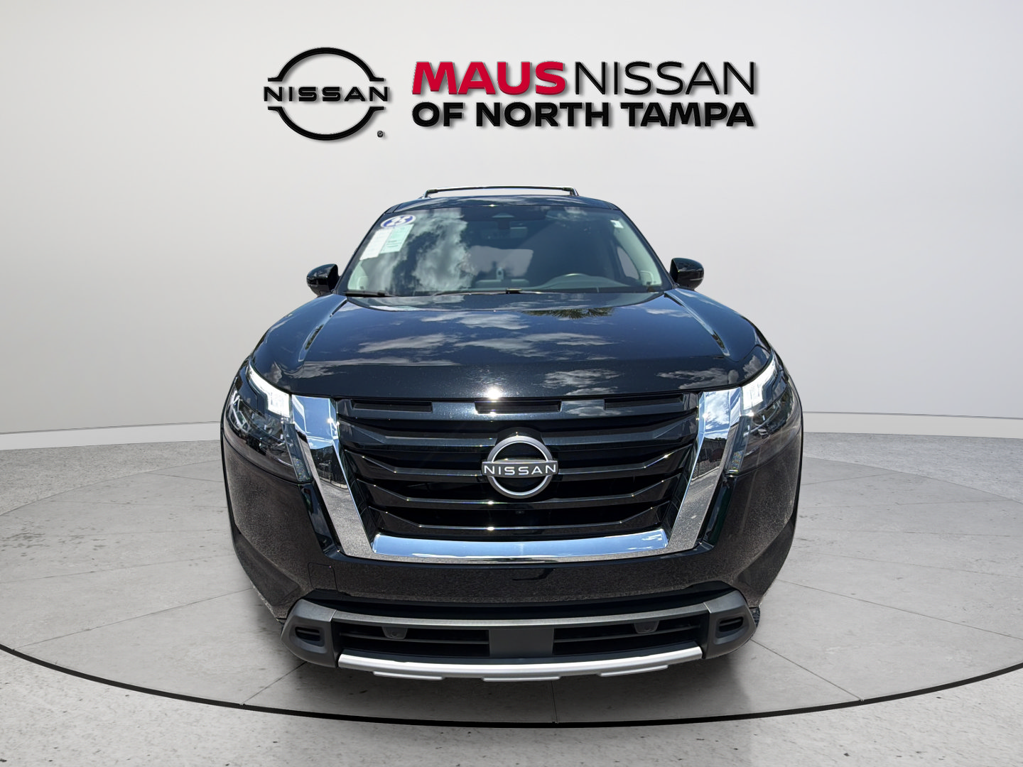 Certified 2025 Nissan Pathfinder SL w/ SL Premium Package FWD image 3