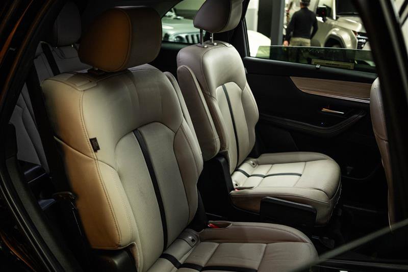 Used 2024 MAZDA CX-90 Plug-In Hybrid w/ Preferred AWD/4WD image 11