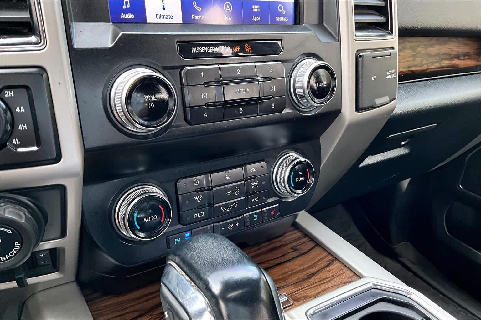 Used 2019 Ford F150 Lariat w/ Equipment Group 502A Luxury AWD/4WD image 33