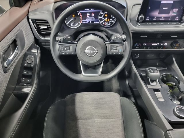 Used 2022 Nissan Rogue SV AWD/4WD image 25