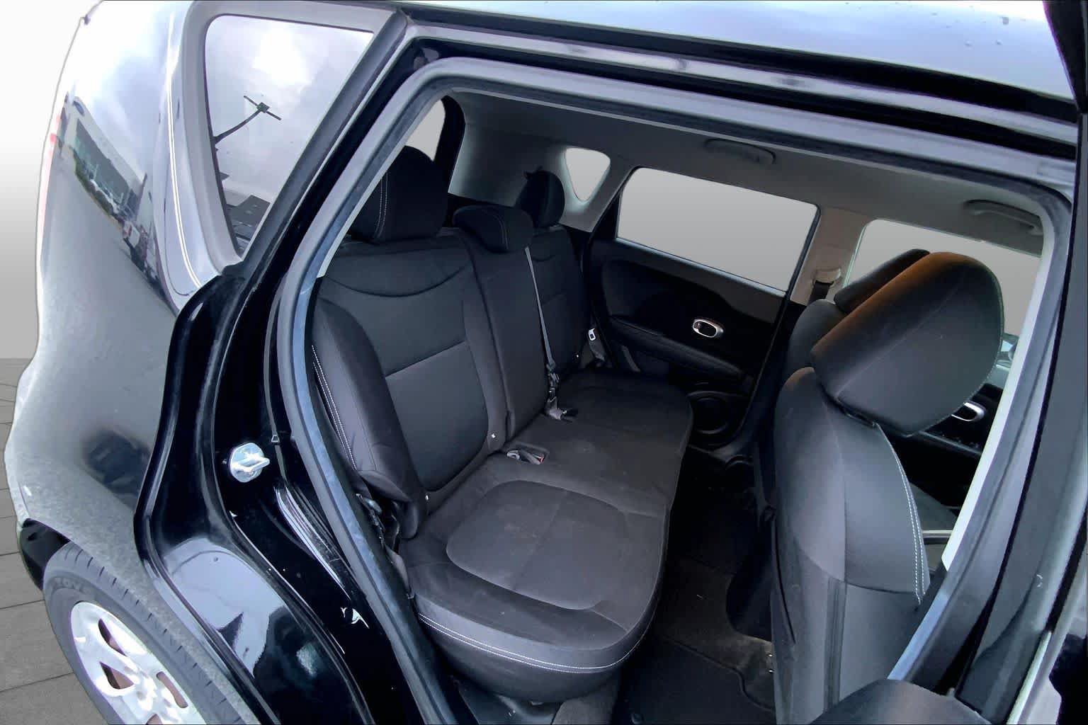 Used 2014 Kia Soul FWD image 17