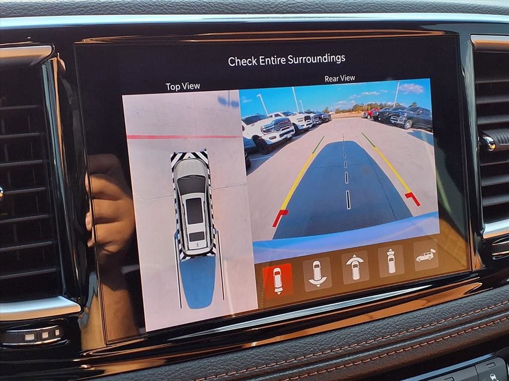 New 2026 Chrysler Pacifica Pinnacle image 12