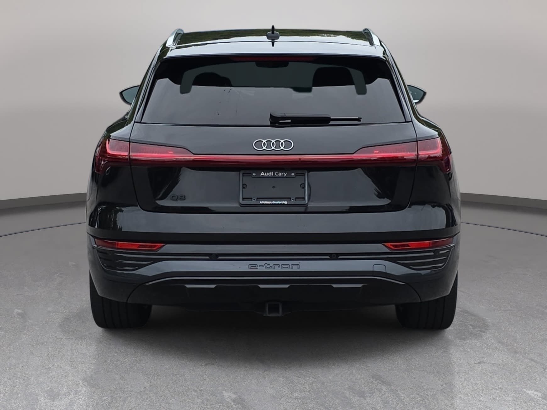 Used 2024 Audi Q8 e-tron Premium Plus AWD/4WD image 6