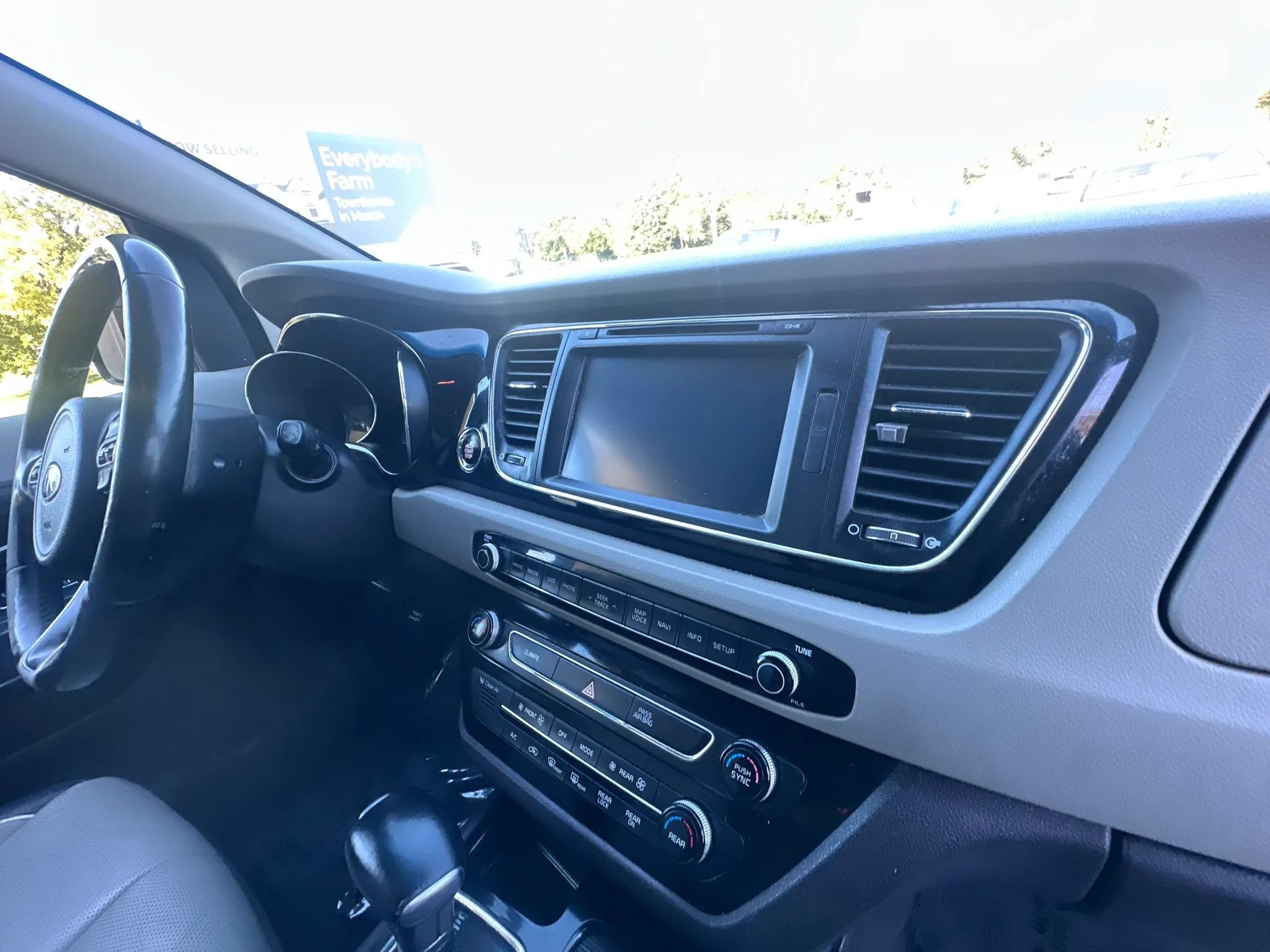 Used 2017 Kia Sedona SX Limited w/ SXL Prestige Package FWD image 31