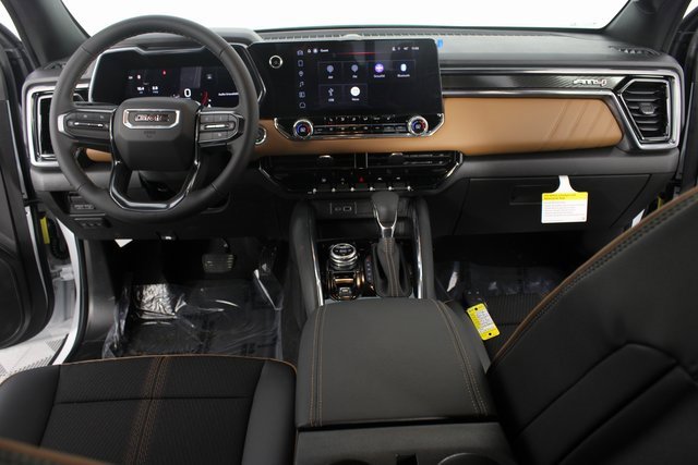 New 2026 GMC Canyon AT4 w/ Off-Road Front Bumper Package image 9