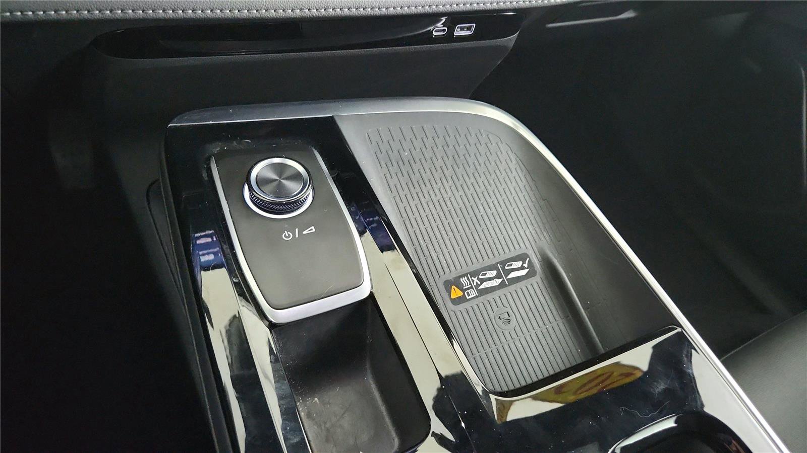 Used 2025 Buick Enclave Preferred AWD/4WD image 27