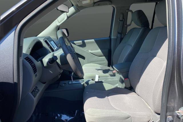 Used 2020 Nissan Frontier SV image 9