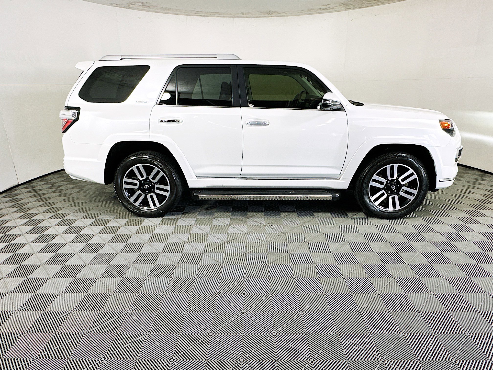 Used 2024 Toyota 4Runner Limited image 2