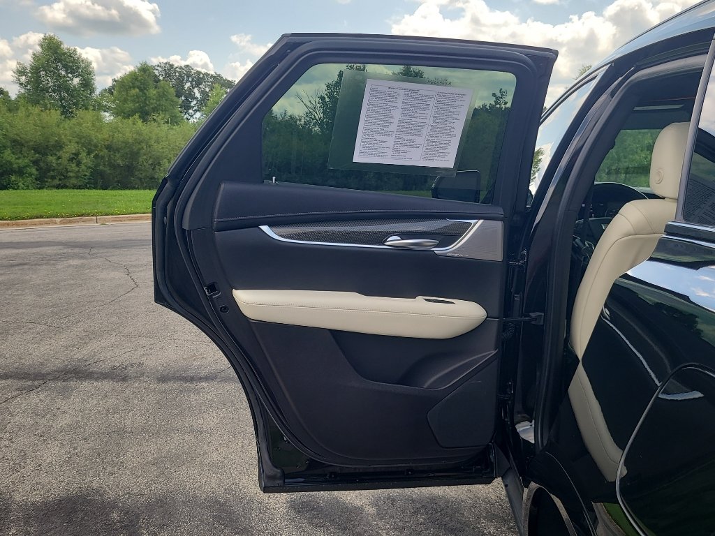 Used 2023 Cadillac XT5 Sportv w/ Technology Package AWD/4WD image 35