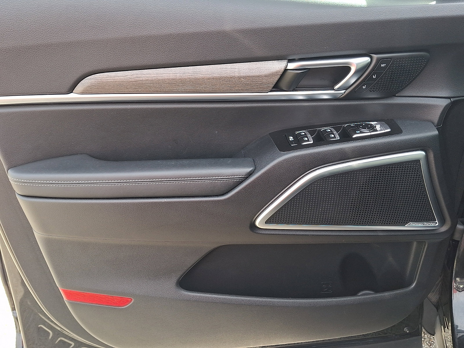 Used 2022 Kia Telluride SX w/ SX Prestige Package image 16