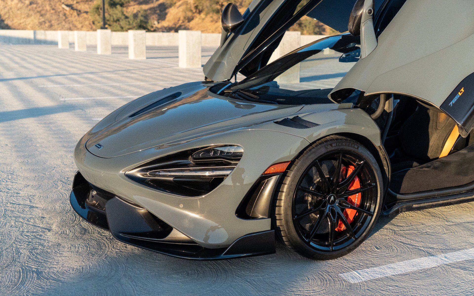 Used 2021 McLaren 765LT RWD image 16