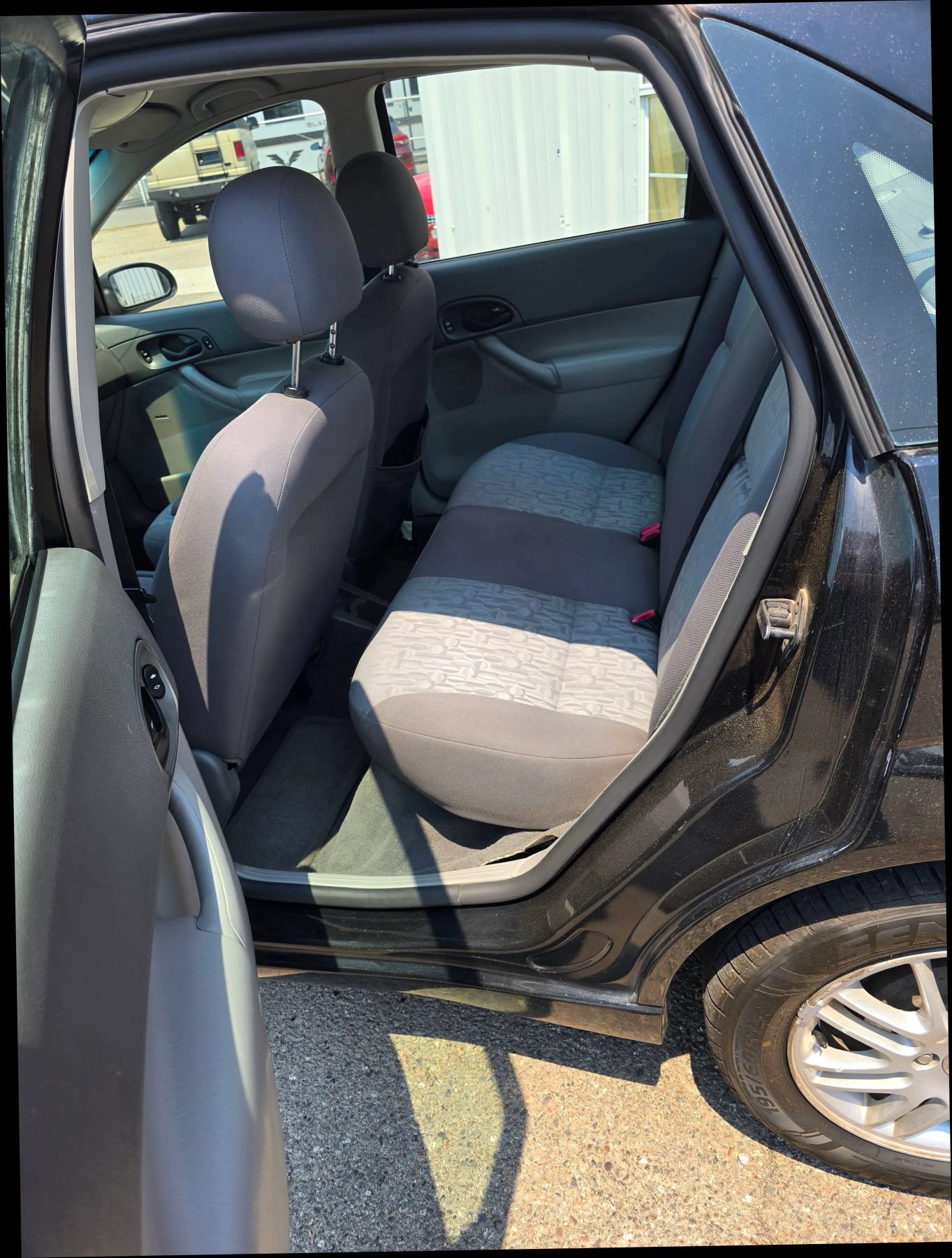 Used 2005 Ford Focus S FWD image 9