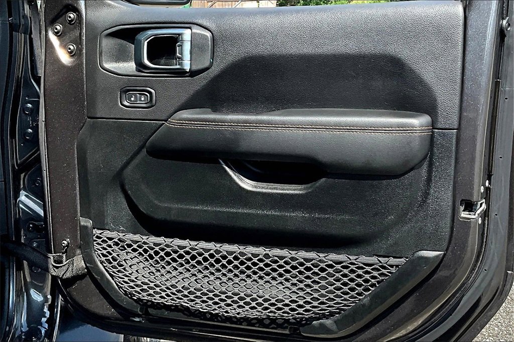 Used 2021 Jeep Gladiator Overland image 26