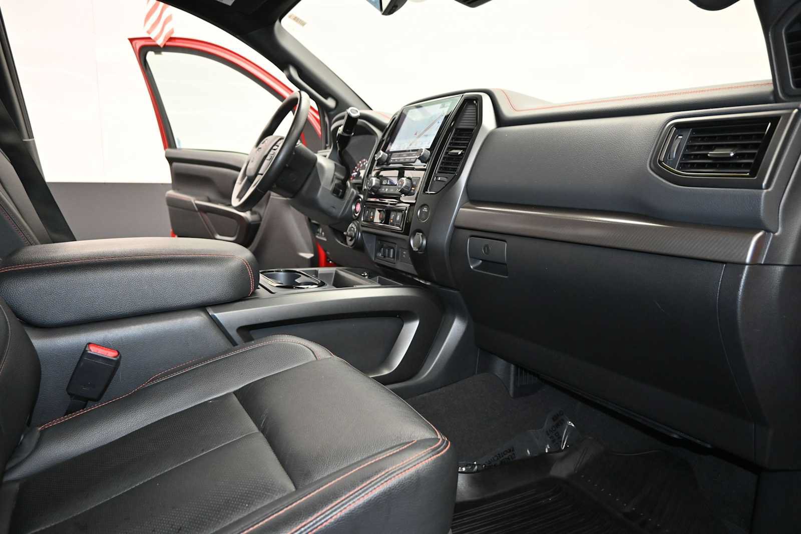 Used 2024 Nissan Titan PRO-4X w/ Pro-4x Convenience Package AWD/4WD image 26