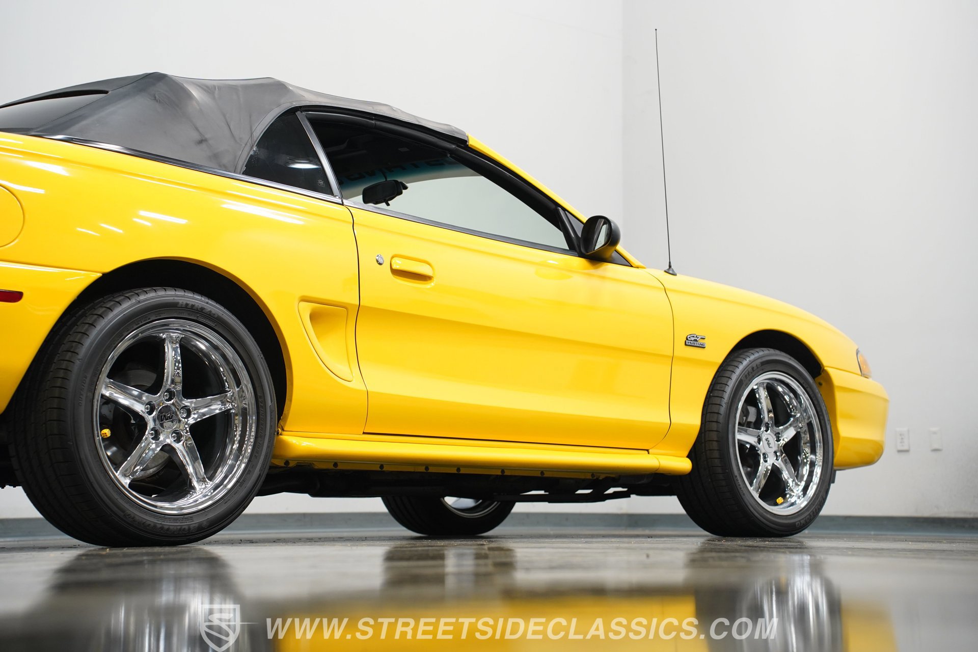 Used 1995 Ford Mustang GT RWD image 27