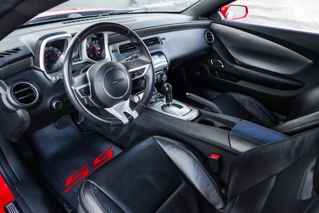Used 2010 Chevrolet Camaro SS w/ RS Package image 2