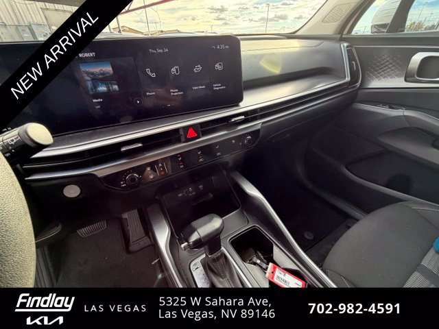Certified 2024 Kia Sorento LX FWD image 11