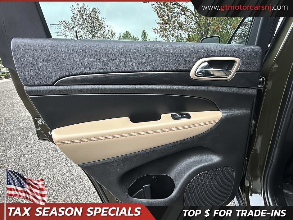 Used 2016 Jeep Grand Cherokee Laredo 75th Anniversary image 37