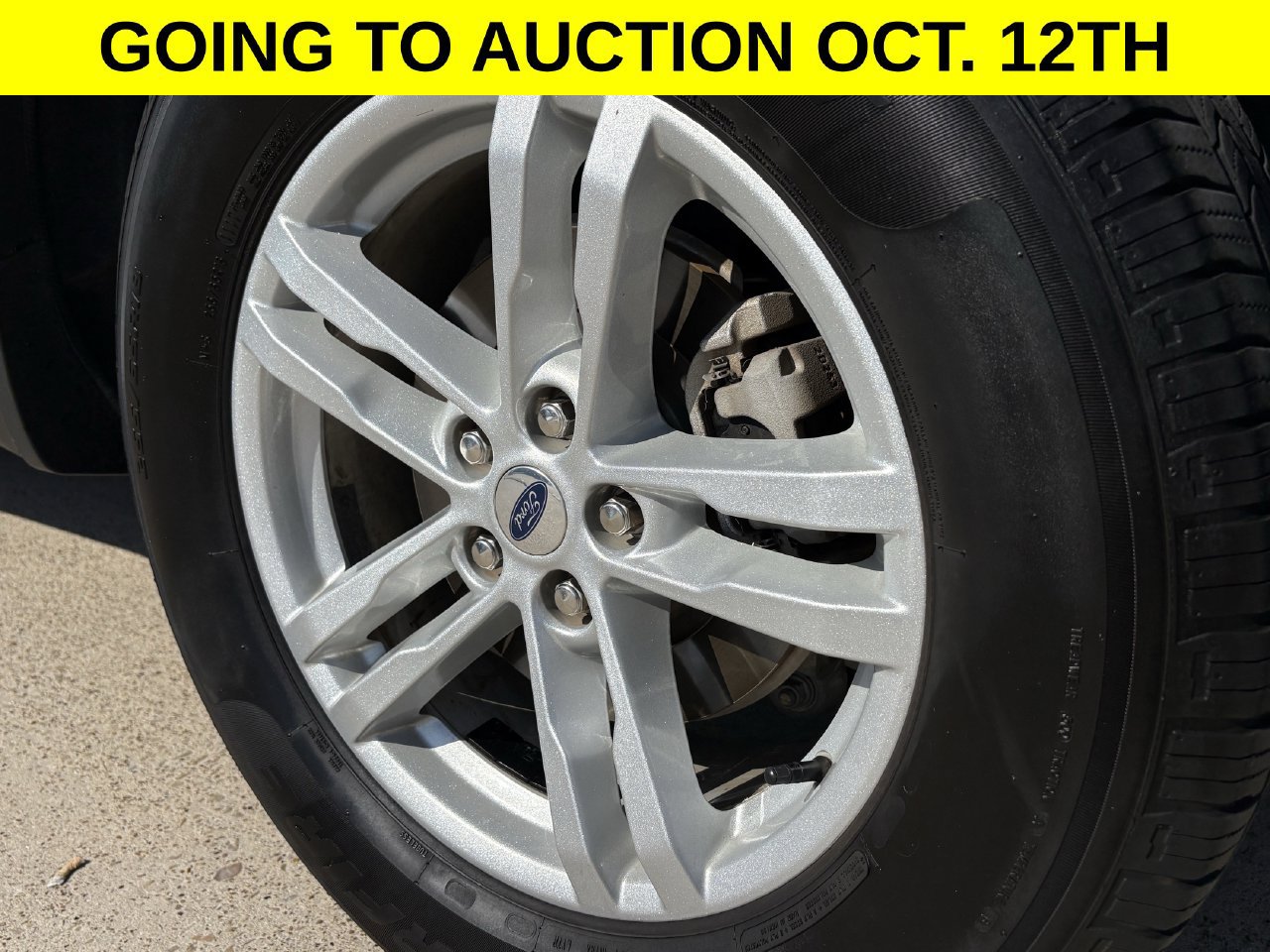 Used 2024 Ford Explorer XLT w/ Equipment Group 202A AWD/4WD image 9